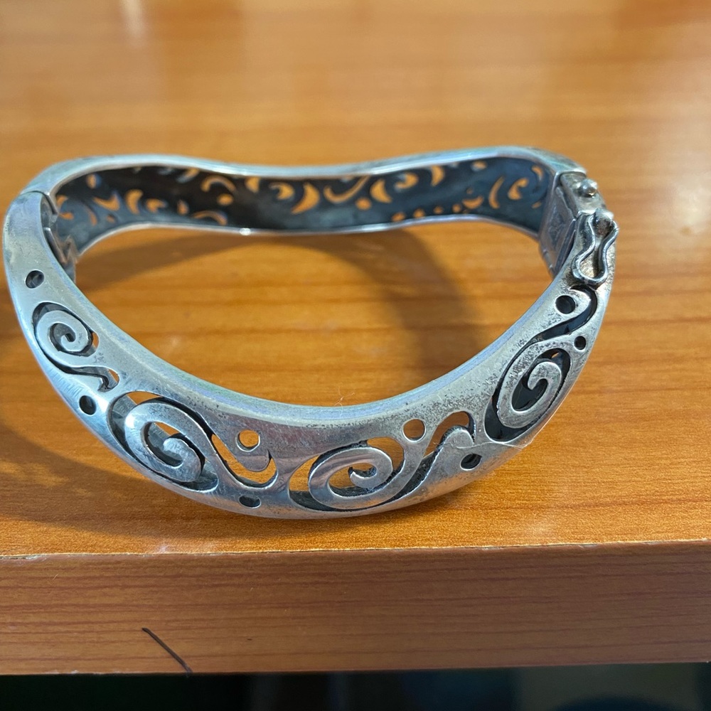 Intricate Patterned Hinged Silver Bracelet With U… - image 1